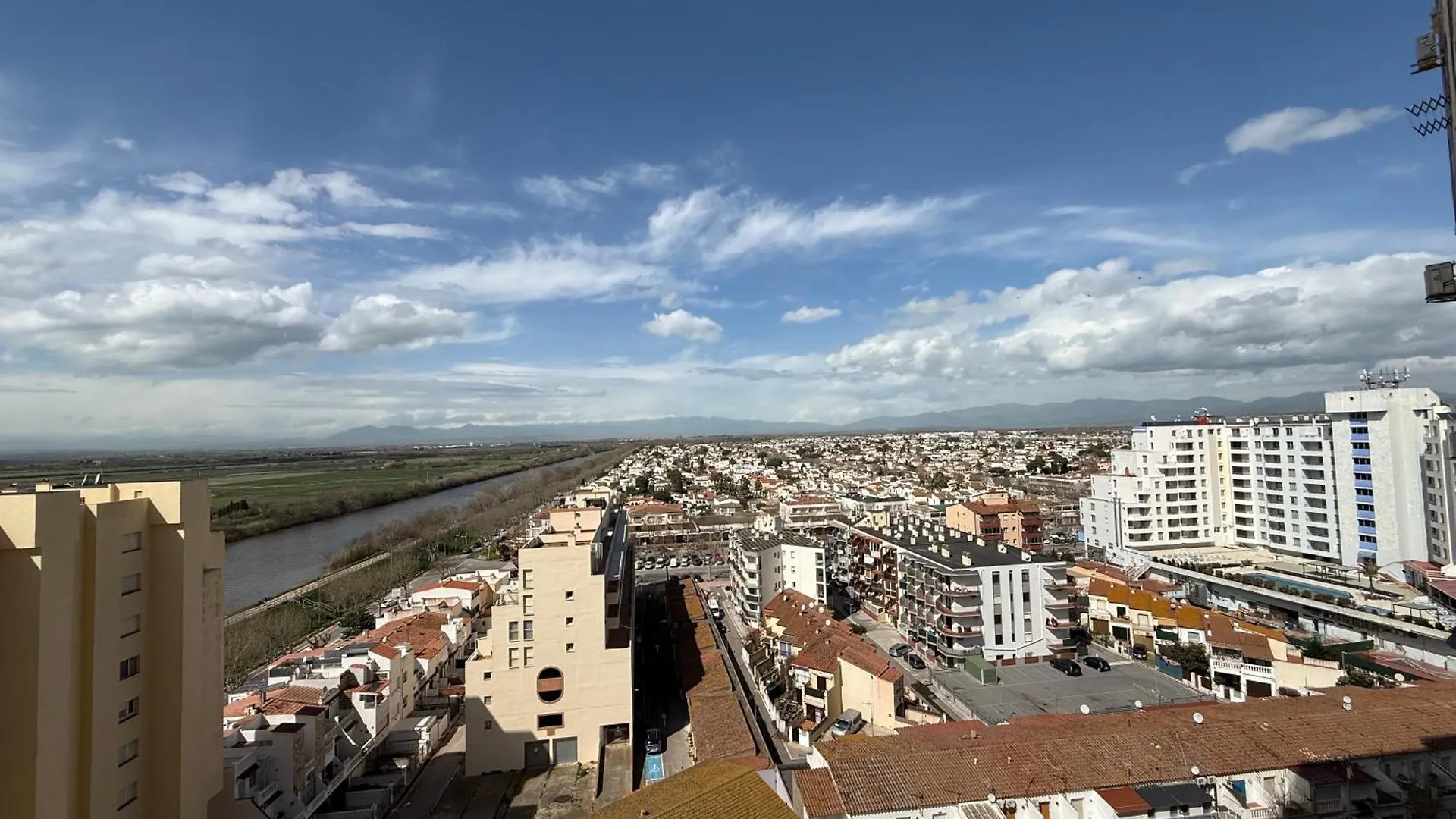 Apartment Awaydays - Karina - 1St Sea Line Studio Empuriabrava Spain